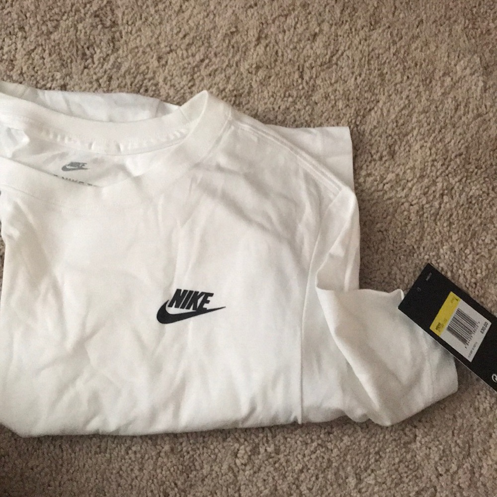 Men’s Nike shirt
